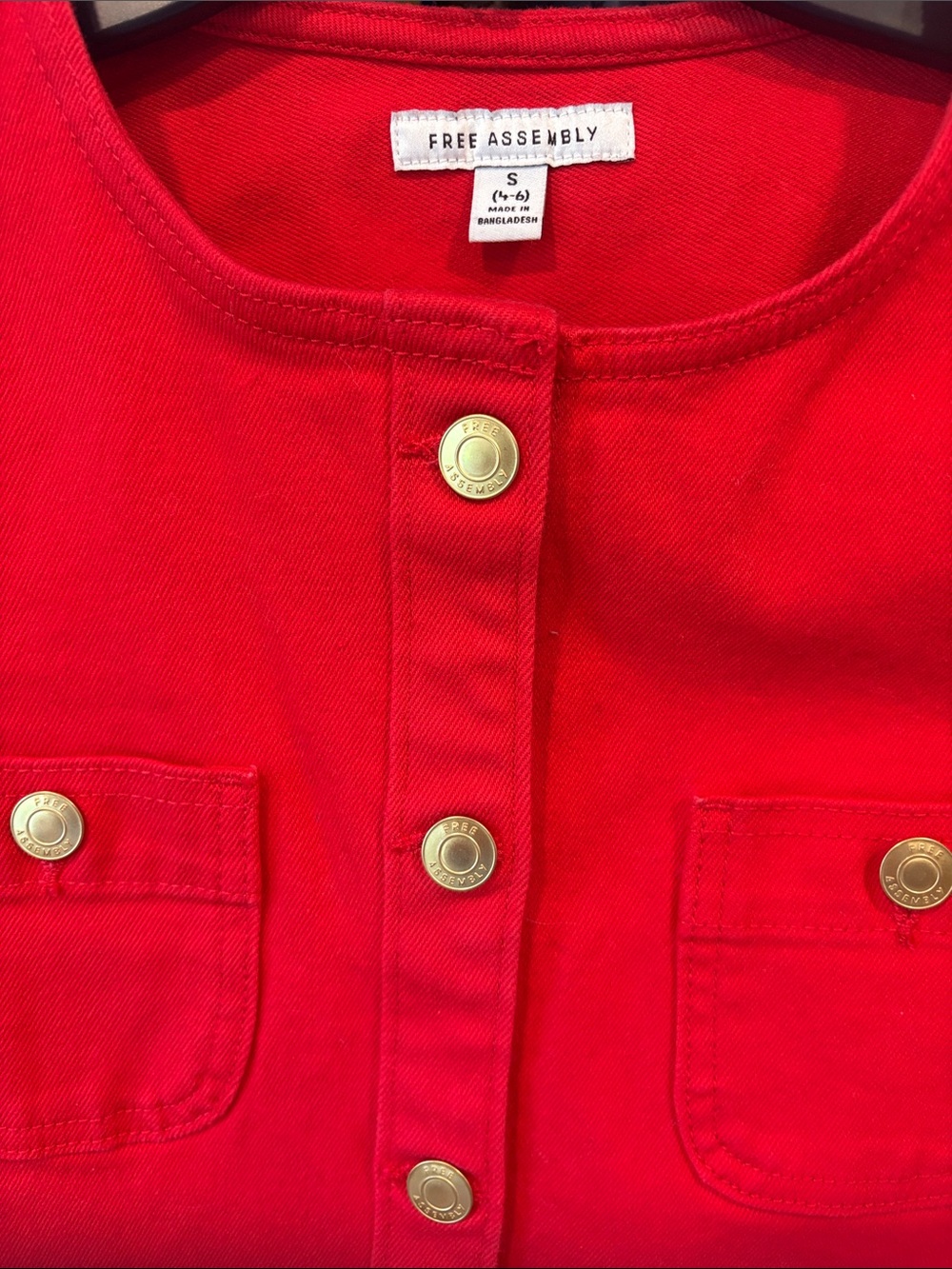 NEW Free Assembly Collarless Red Gold Button Short Denim Jacket - Picture 5 of 8